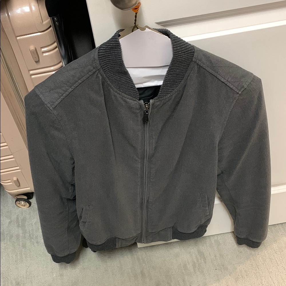 ⬆️ Used men’s Dry cleaned Howe Jacket